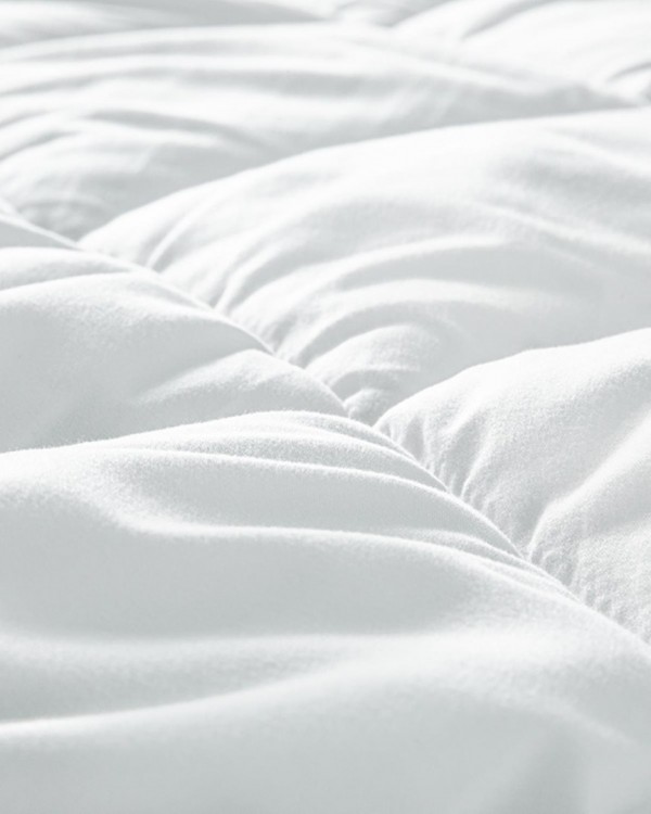 Beyaz Yatak Örtüsü